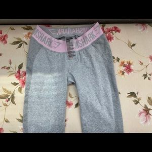 Gym shark booty leggings